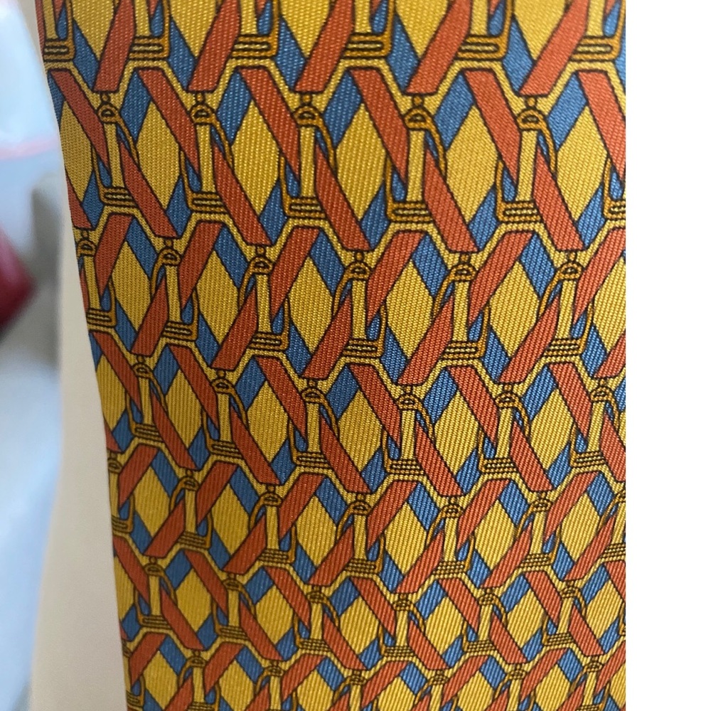 Authentic Gucci necktie - Picture 5 of 6